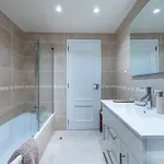 Stuning Views 2Br Apt, Beach Access, Parking *