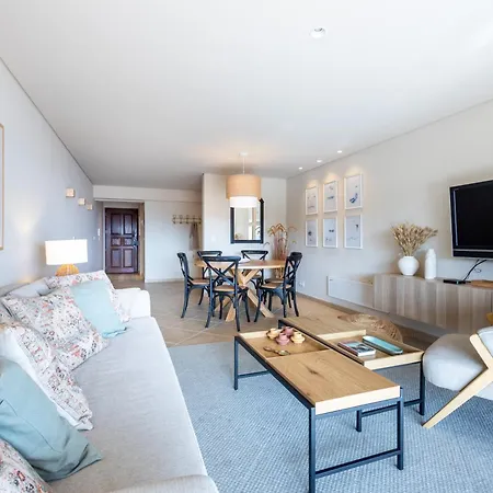Stuning Views 2Br Apt, Beach Access, Parking