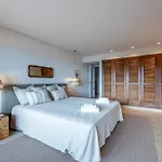 Апартаменты Stuning Views 2Br Apt, Beach Access, Parking